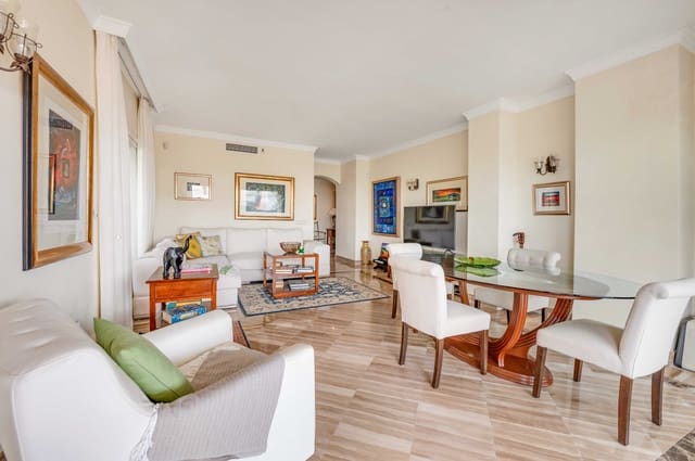 2 bedroom Apartment for sale in Elviria, Marbella with pool garage - € 585,000 (Ref: 9254379)