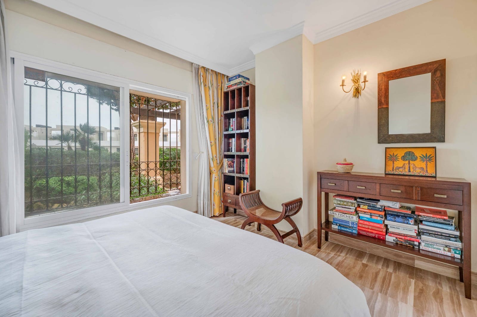 Apartamento de 2 habitaciones en Elviria en venta con piscina garaje - 585.000 € (Ref: 9254379)