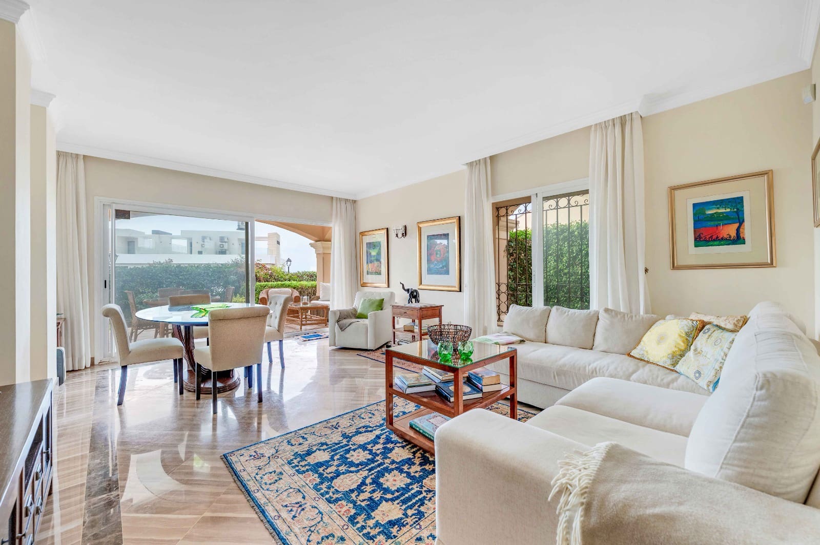 Apartamento de 2 habitaciones en Elviria en venta con piscina garaje - 585.000 € (Ref: 9254379)