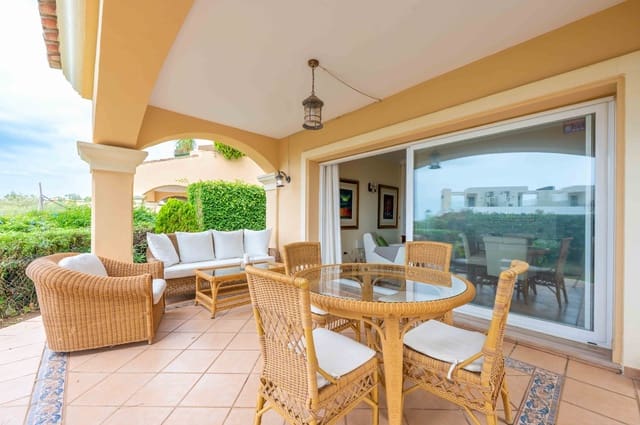 2 bedroom Apartment for sale in Elviria, Marbella with pool garage - € 585,000 (Ref: 9254379)