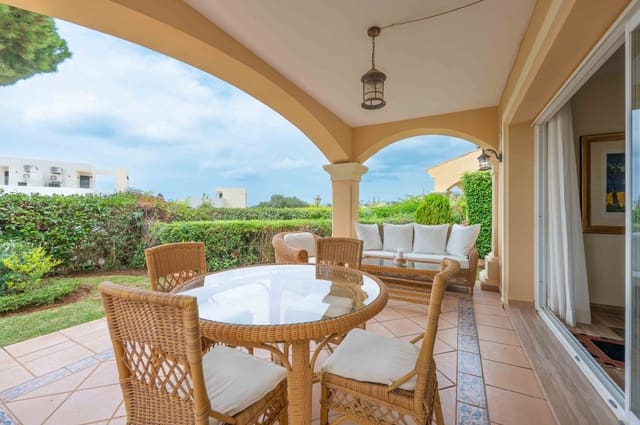 2 bedroom Apartment for sale in Elviria, Marbella with pool garage - € 585,000 (Ref: 9254379)