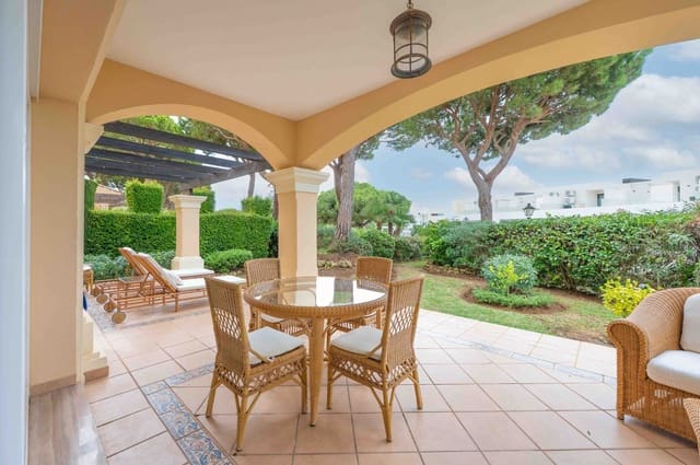 2 bedroom Apartment for sale in Elviria, Marbella with pool garage - € 585,000 (Ref: 9254379)