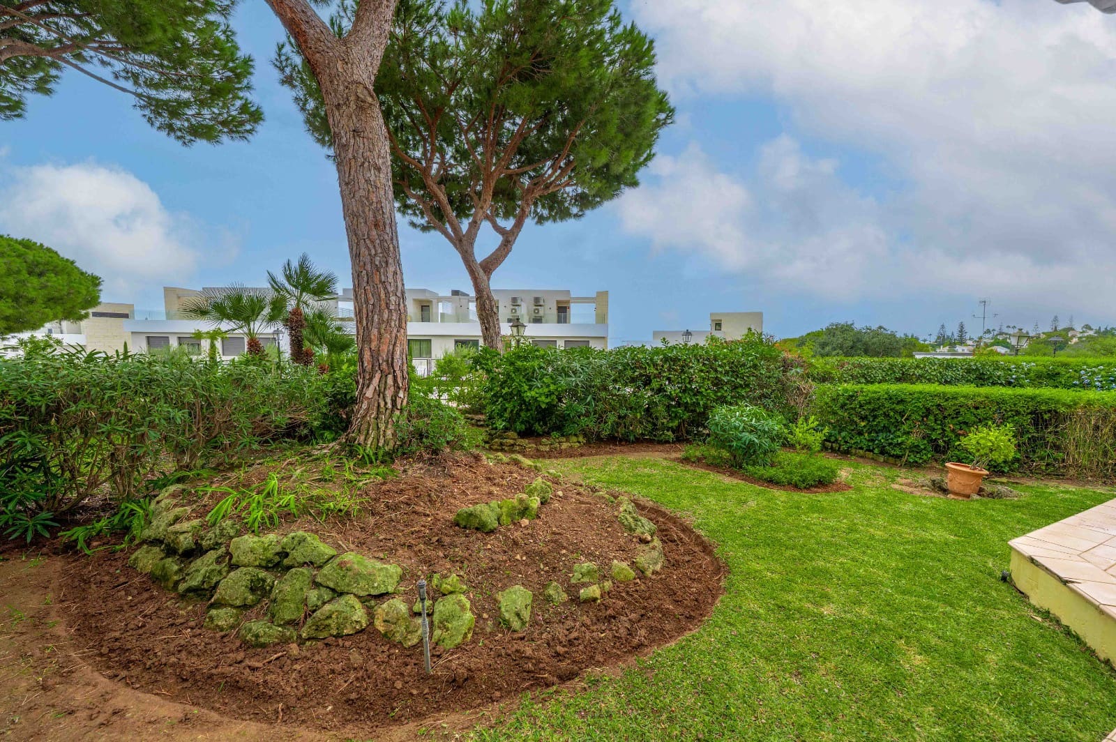 Apartamento de 2 habitaciones en Elviria en venta con piscina garaje - 585.000 € (Ref: 9254379)