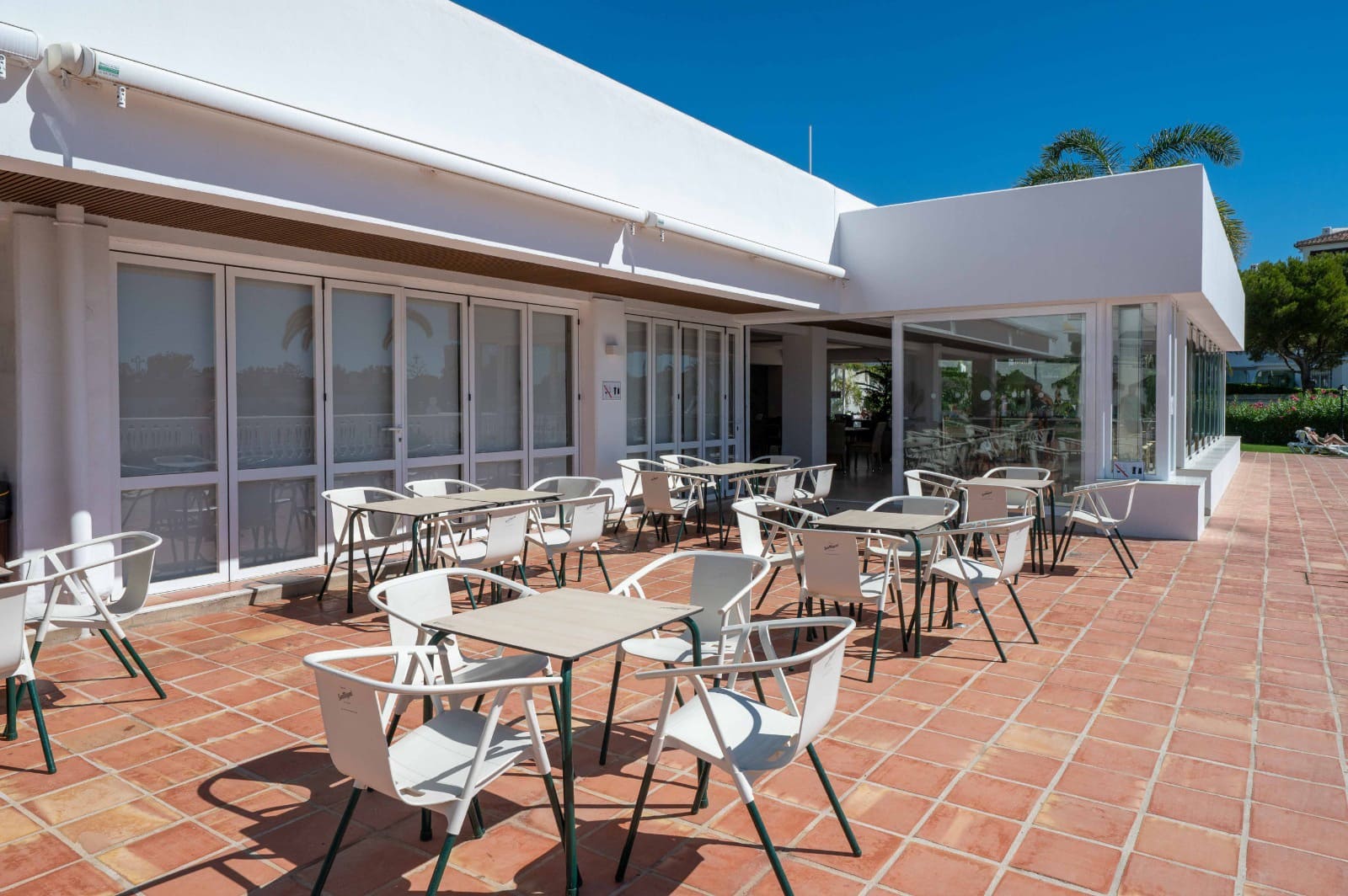 2 soveværelse Lejlighed til salg i Elviria med swimmingpool - € 385.000 (Ref: 9263866)