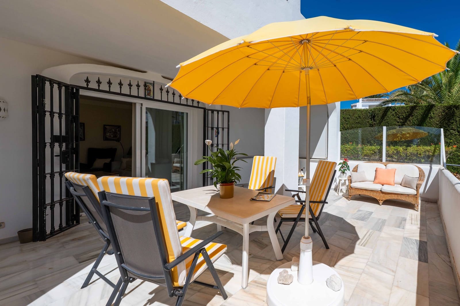 2 soveværelse Lejlighed til salg i Elviria med swimmingpool - € 385.000 (Ref: 9263866)