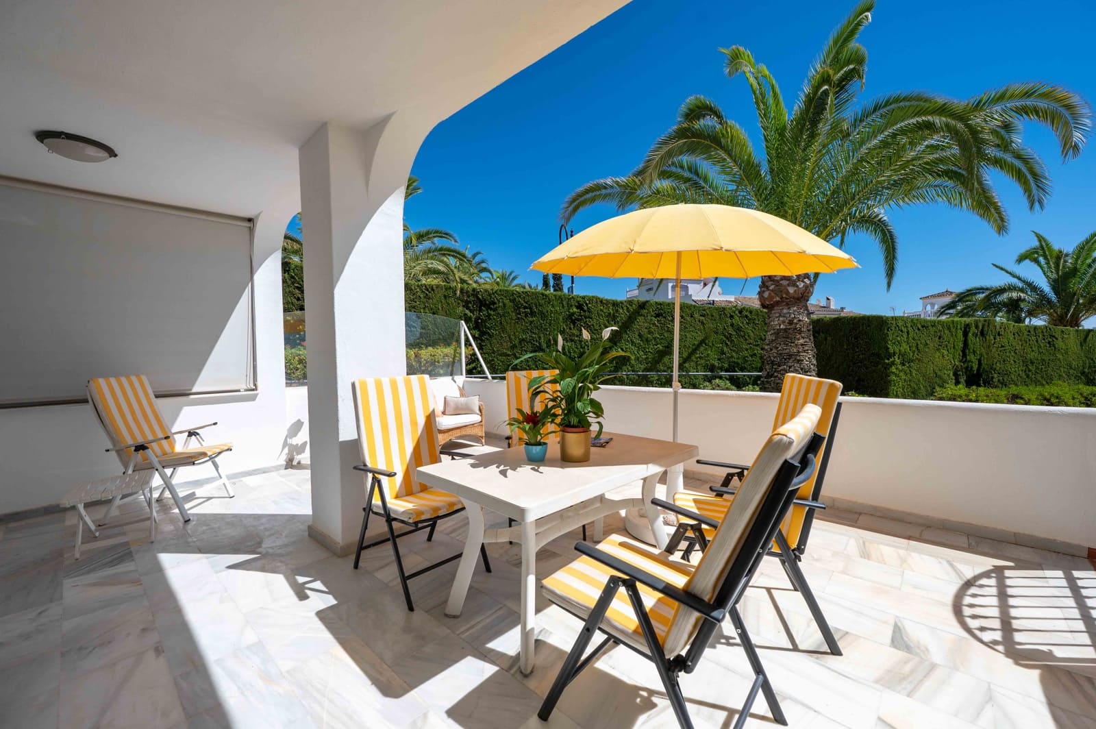 2 soveværelse Lejlighed til salg i Elviria med swimmingpool - € 385.000 (Ref: 9263866)