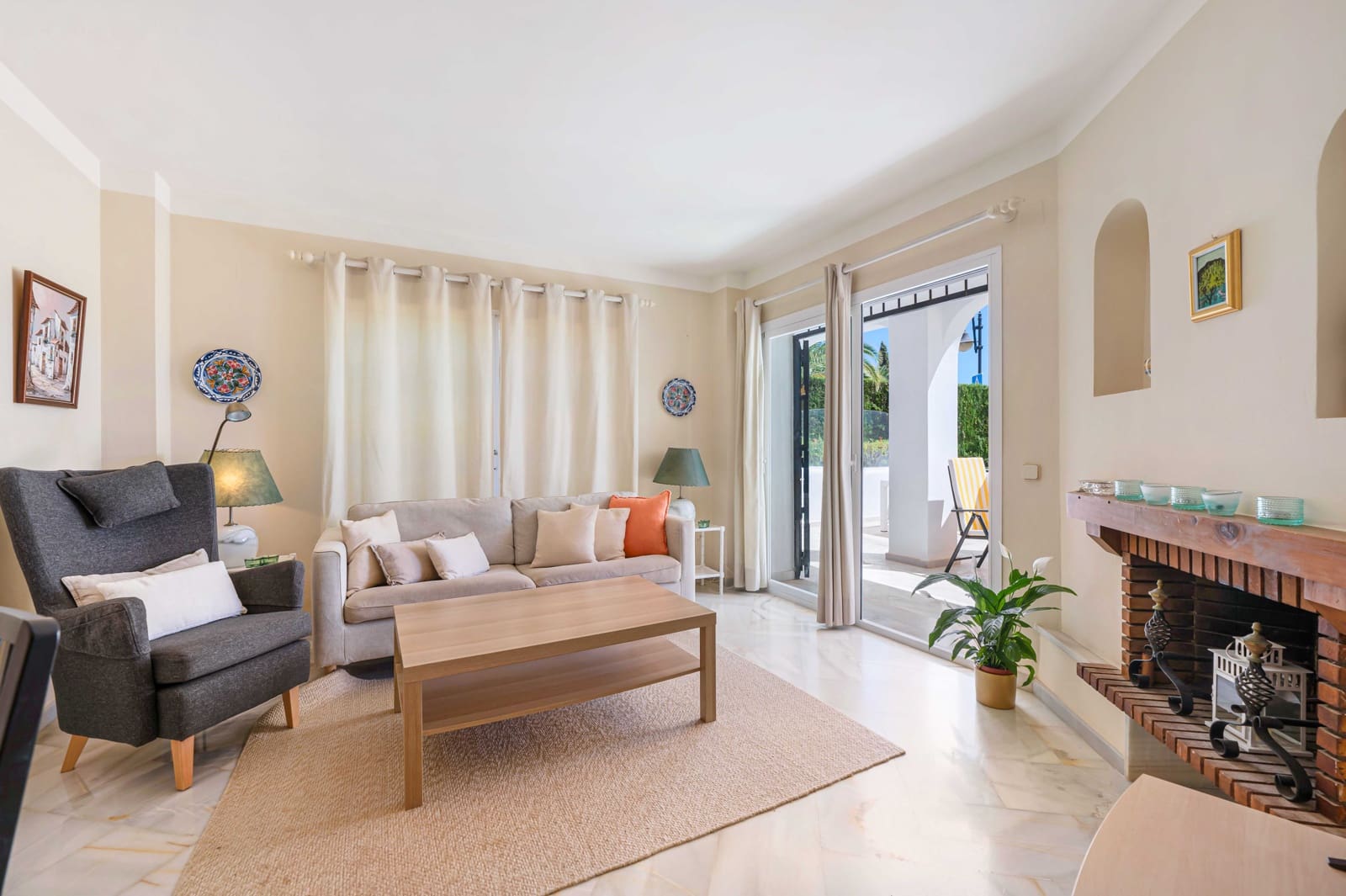 2 soveværelse Lejlighed til salg i Elviria med swimmingpool - € 385.000 (Ref: 9263866)