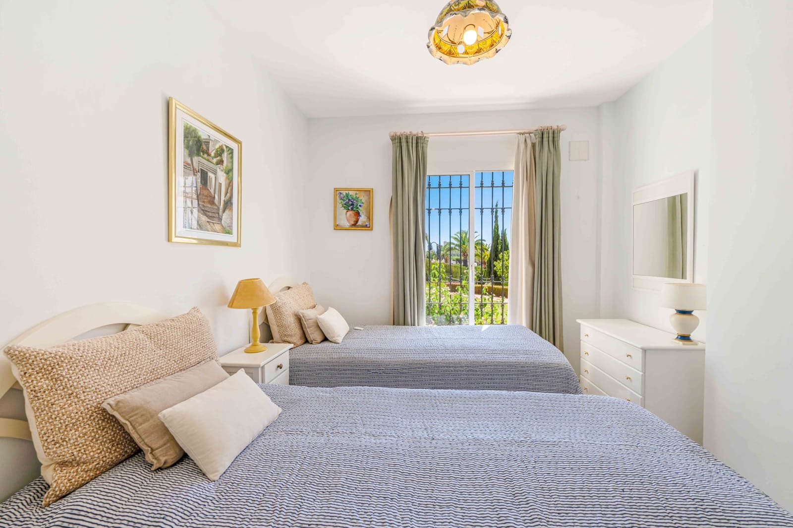 2 soveværelse Lejlighed til salg i Elviria med swimmingpool - € 385.000 (Ref: 9263866)