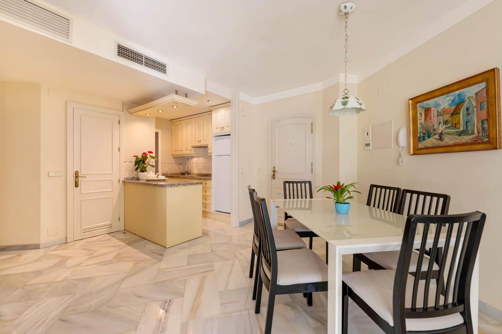 2 soveværelse Lejlighed til salg i Elviria med swimmingpool - € 385.000 (Ref: 9263866)