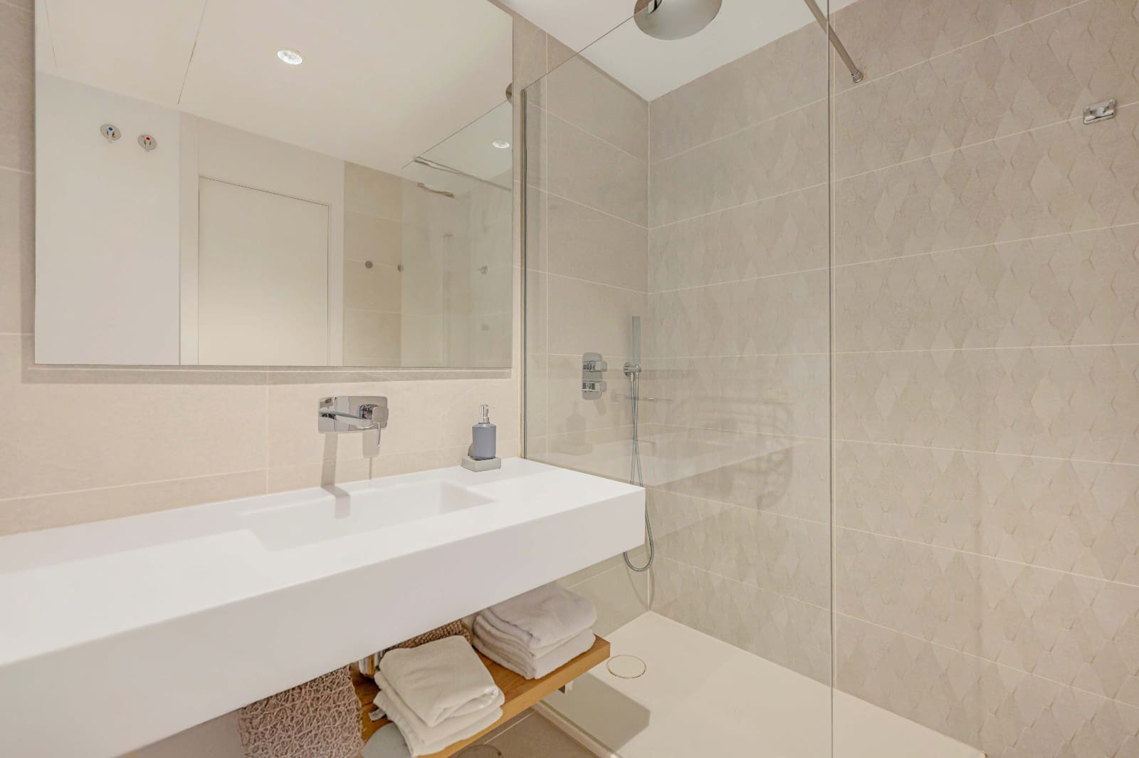 4 sovrum Takvåning till salu i Marbella med pool garage - 1 150 000 € (Ref: 9298953)