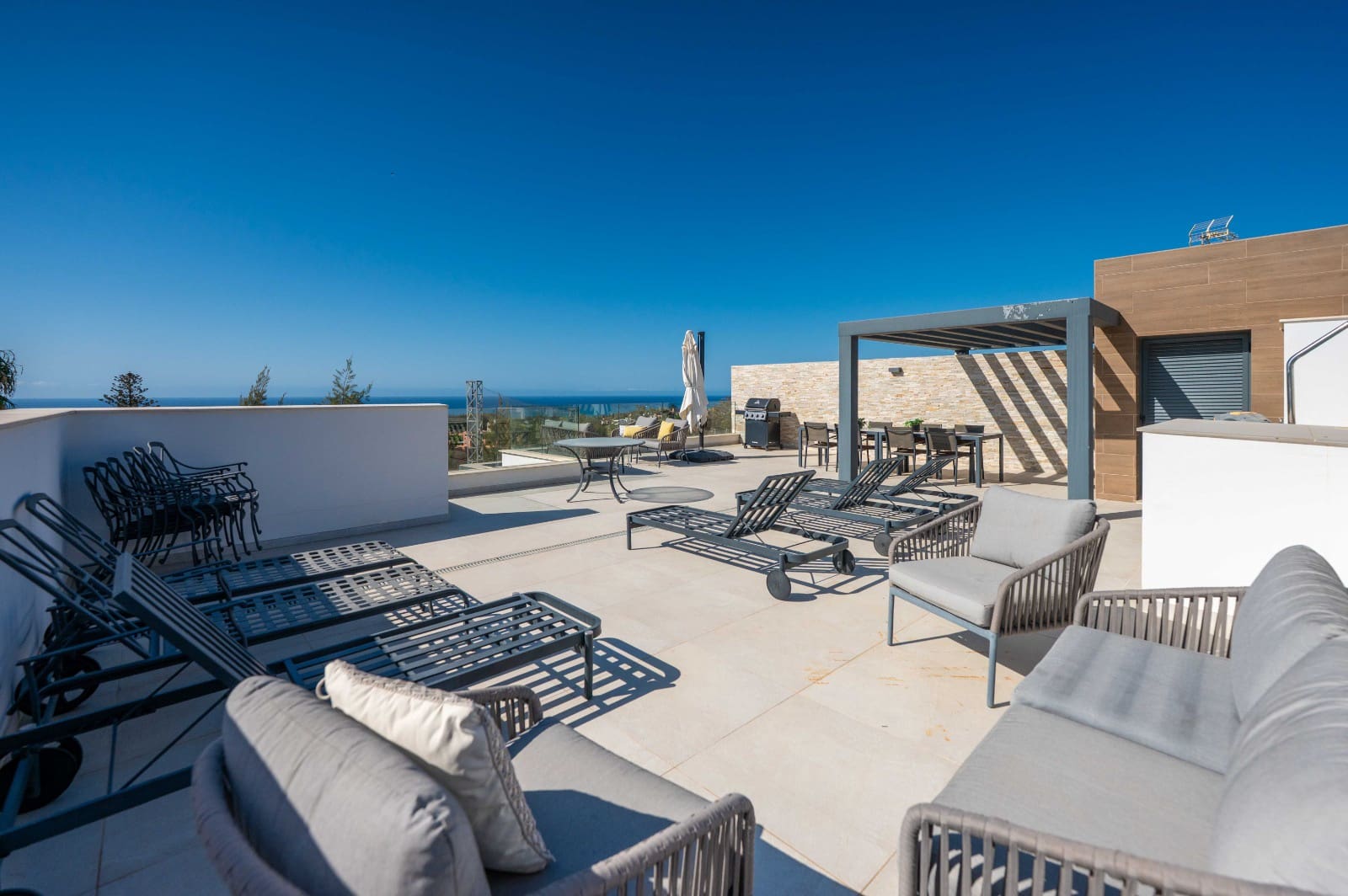 4 sovrum Takvåning till salu i Marbella med pool garage - 1 150 000 € (Ref: 9298953)