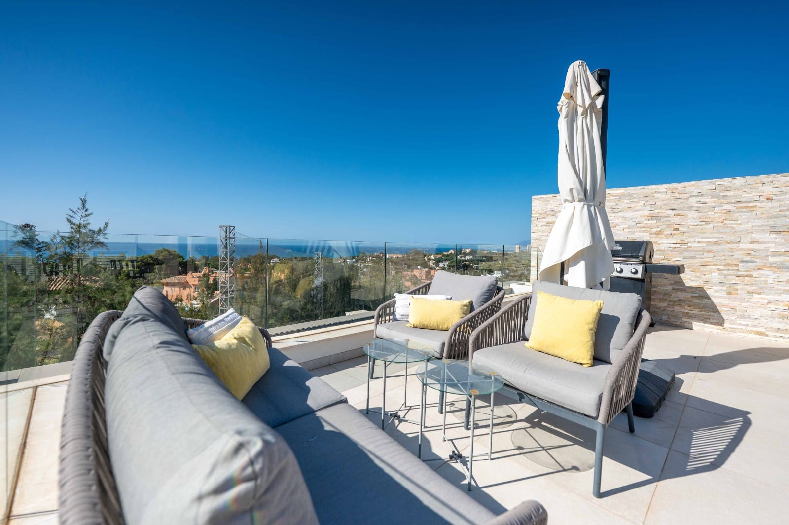 4 sovrum Takvåning till salu i Marbella med pool garage - 1 150 000 € (Ref: 9298953)