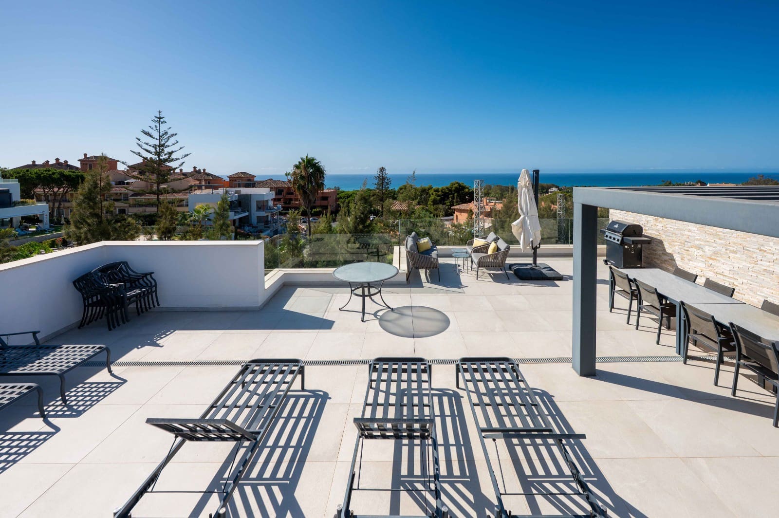 4 sovrum Takvåning till salu i Marbella med pool garage - 1 150 000 € (Ref: 9298953)