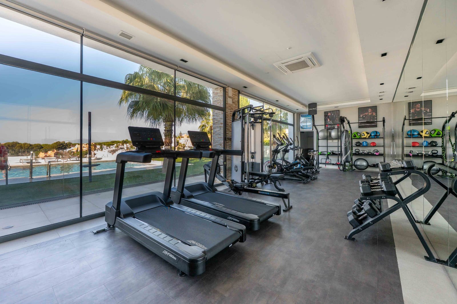 4 sovrum Takvåning till salu i Marbella med pool garage - 1 150 000 € (Ref: 9298953)