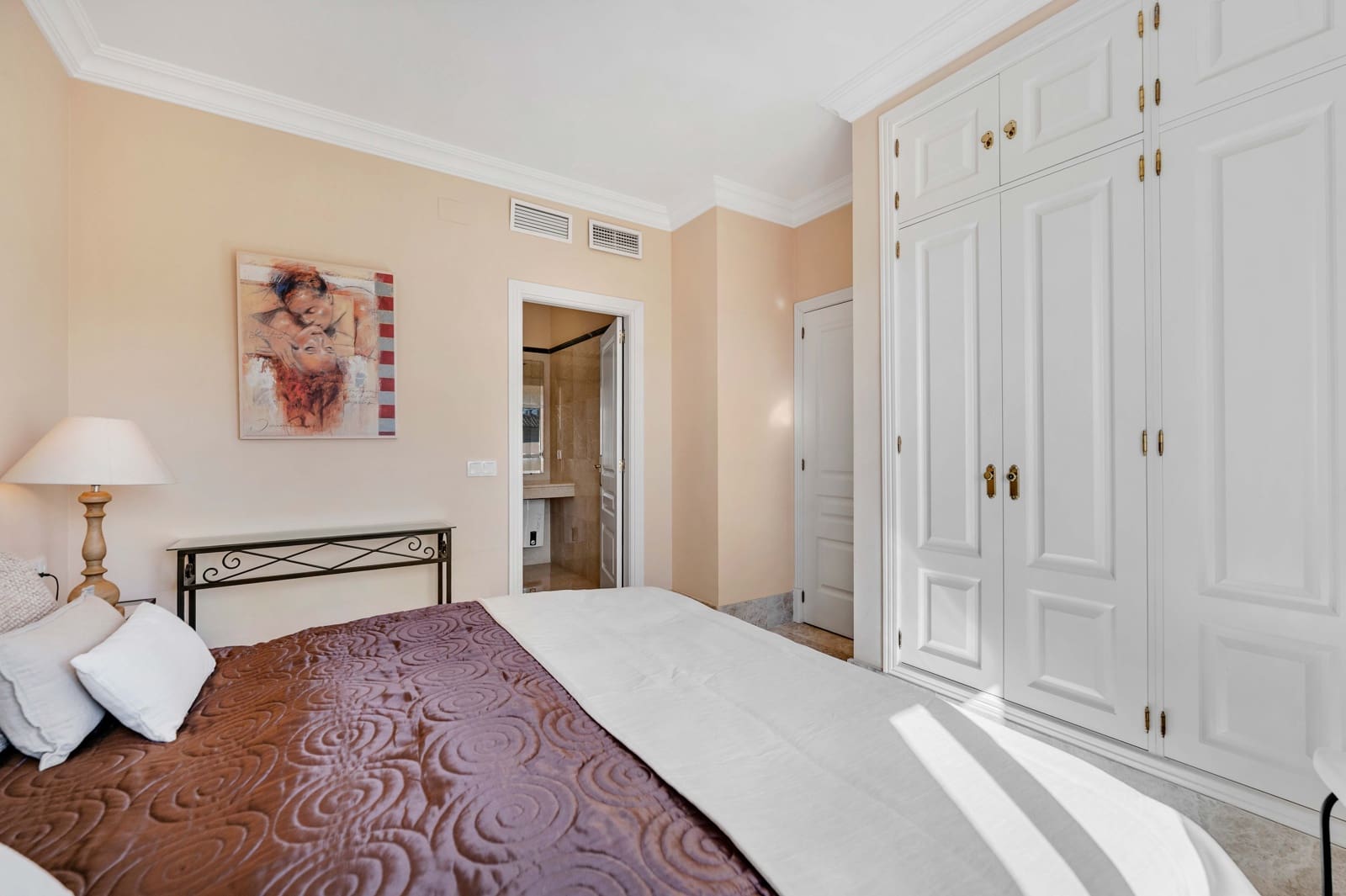 3 soveværelse Semi-Rækkehus til salg i Marbella med swimmingpool - € 865.000 (Ref: 9303844)