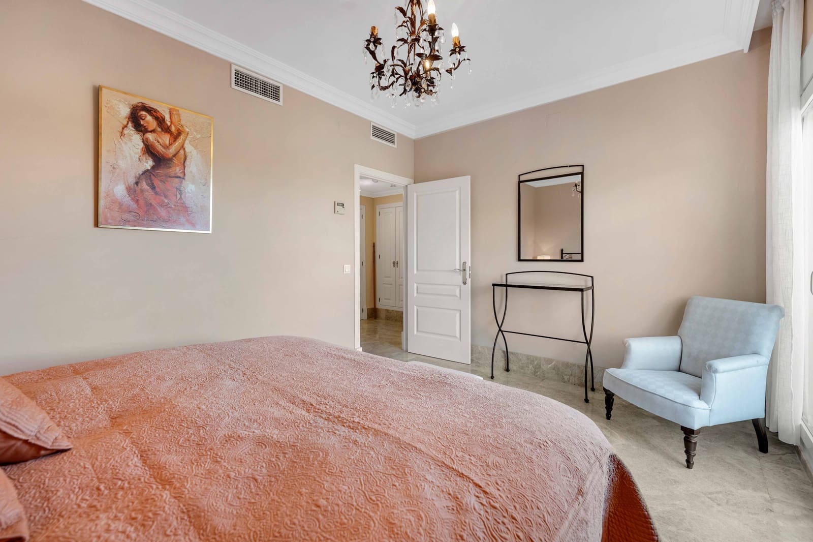 3 soveværelse Semi-Rækkehus til salg i Marbella med swimmingpool - € 865.000 (Ref: 9303844)