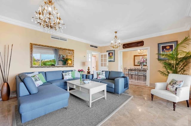 3 soveværelse Semi-Rækkehus til salg i Santa Clara, Marbella med swimmingpool - € 865.000 (Ref: 9303844)