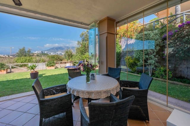 3 soveværelse Semi-Rækkehus til salg i Santa Clara, Marbella med swimmingpool - € 865.000 (Ref: 9303844)