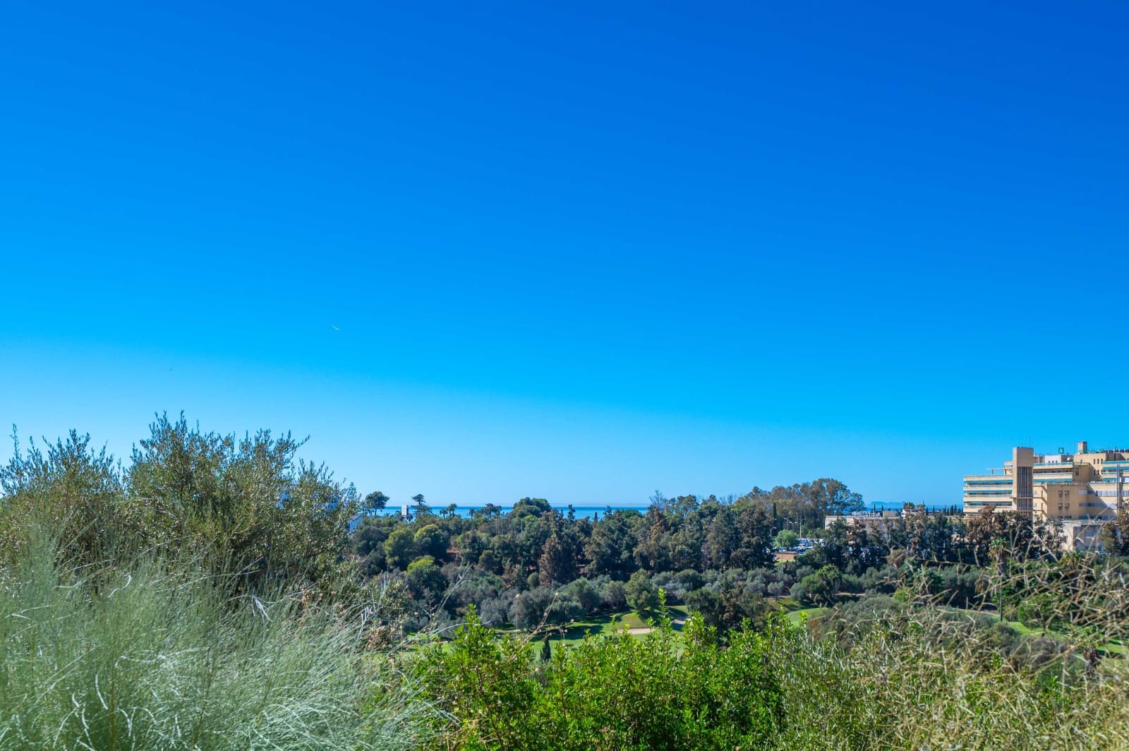 3 soveværelse Semi-Rækkehus til salg i Marbella med swimmingpool - € 865.000 (Ref: 9303844)