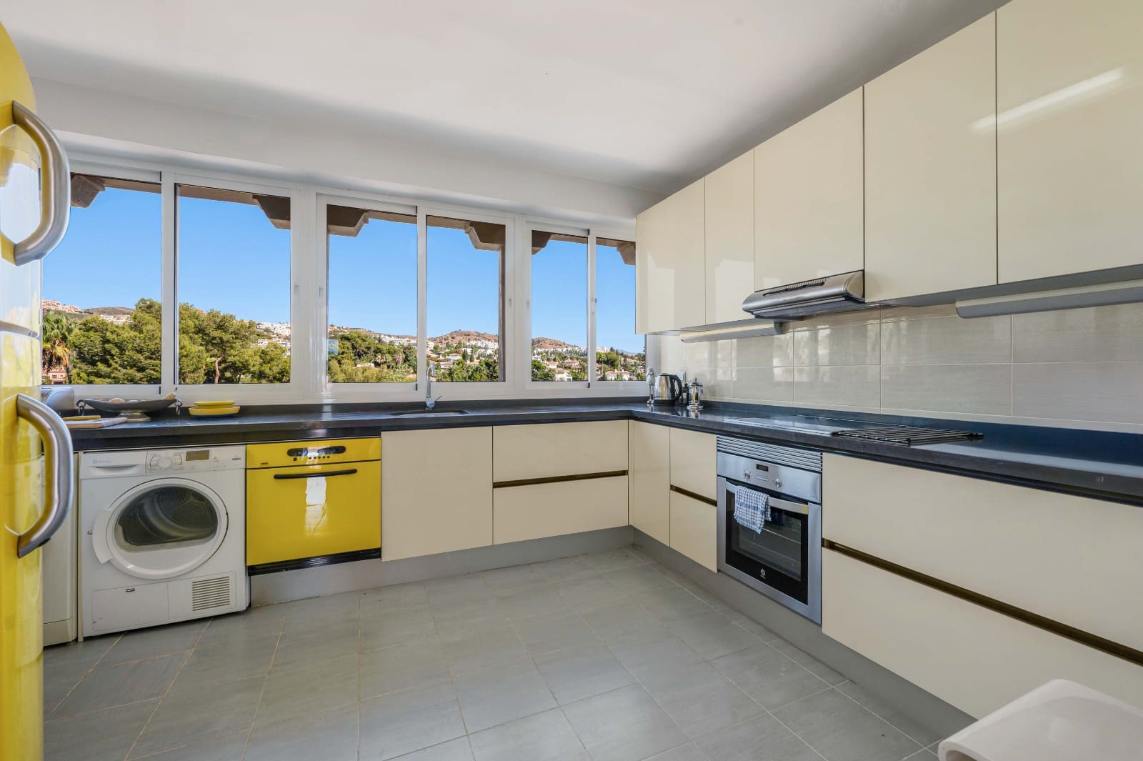 3 makuuhuone Kattohuoneisto myytävänä paikassa Sitio de Calahonda mukana uima-altaan 
autotalli - 585 000 € (Ref: 9353849)