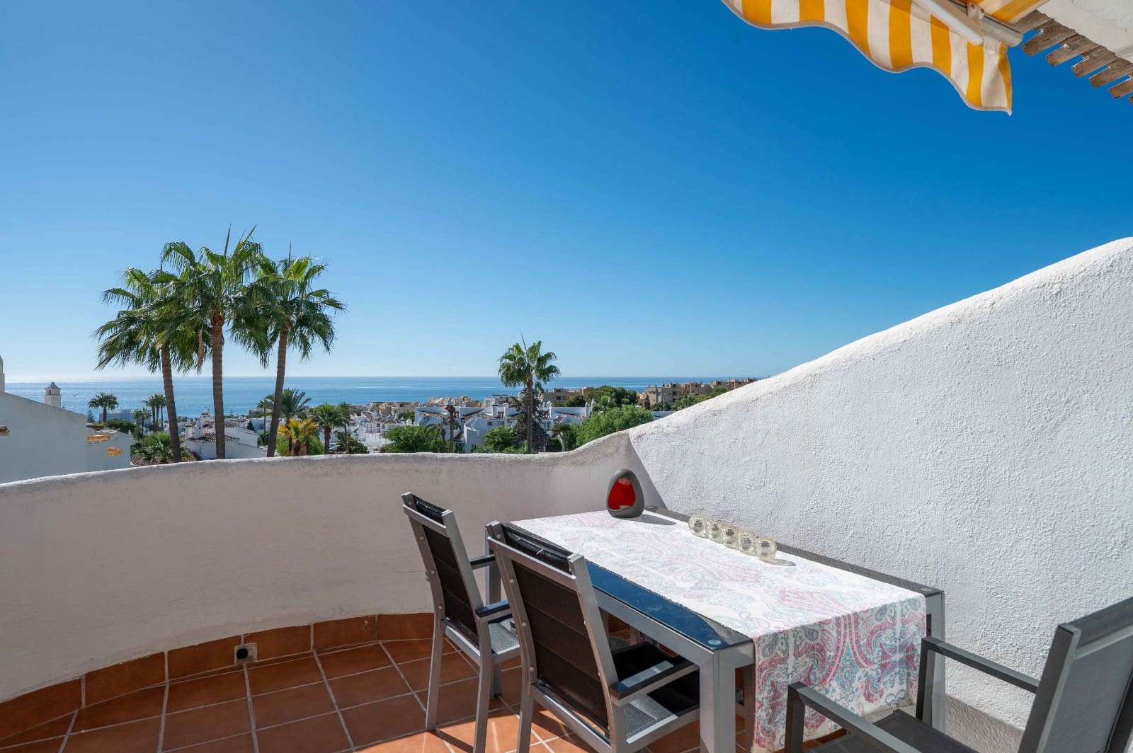 3 makuuhuone Kattohuoneisto myytävänä paikassa Sitio de Calahonda mukana uima-altaan 
autotalli - 585 000 € (Ref: 9353849)