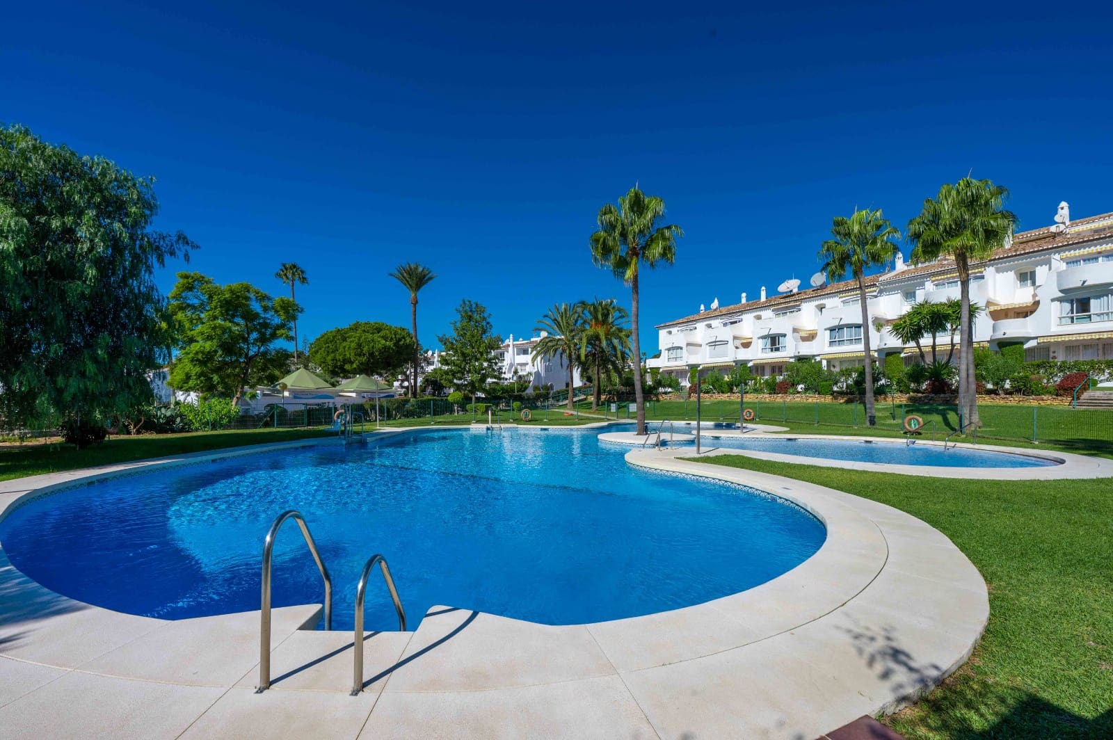 3 makuuhuone Kattohuoneisto myytävänä paikassa Sitio de Calahonda mukana uima-altaan 
autotalli - 585 000 € (Ref: 9353849)