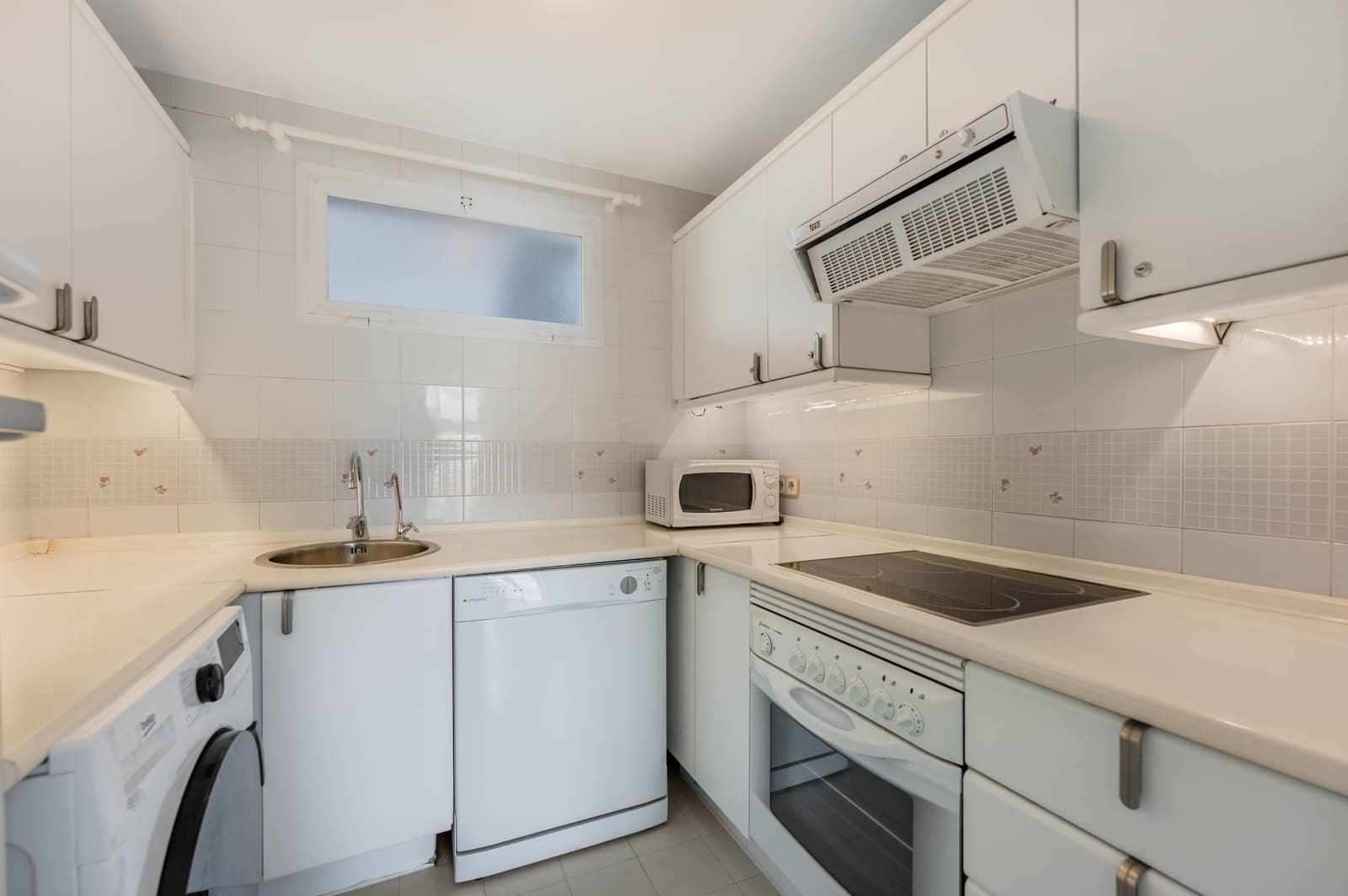 Apartamento de 2 habitaciones en Elviria en venta con piscina - 499.000 € (Ref: 9373711)