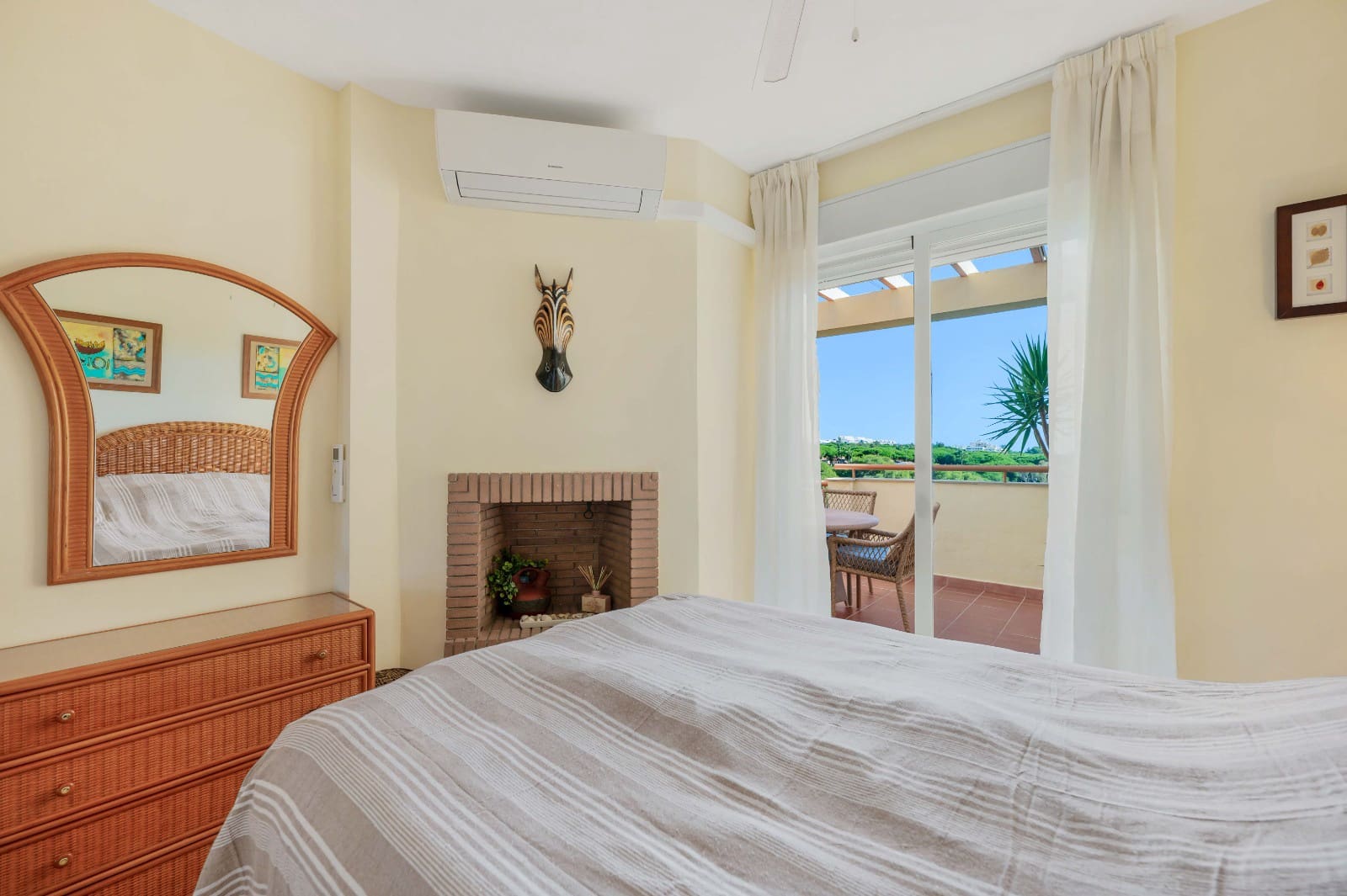 2 sovrum Takvåning till salu i Sitio de Calahonda med pool garage - 328 000 € (Ref: 9404565)