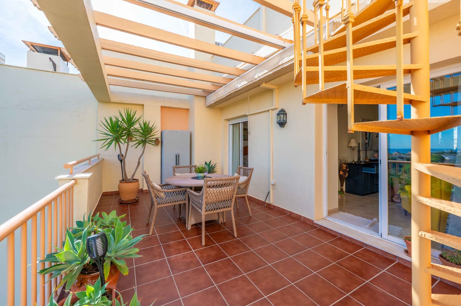 2 sovrum Takvåning till salu i Sitio de Calahonda med pool garage - 328 000 € (Ref: 9404565)