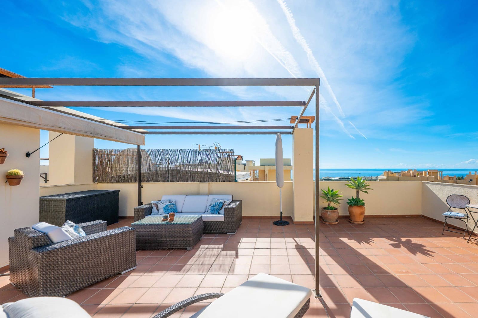 2 sovrum Takvåning till salu i Sitio de Calahonda med pool garage - 328 000 € (Ref: 9404565)