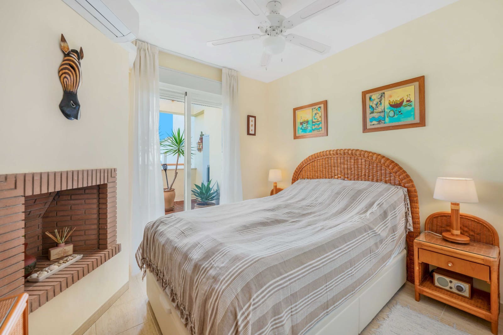 2 sovrum Takvåning till salu i Sitio de Calahonda med pool garage - 328 000 € (Ref: 9404565)