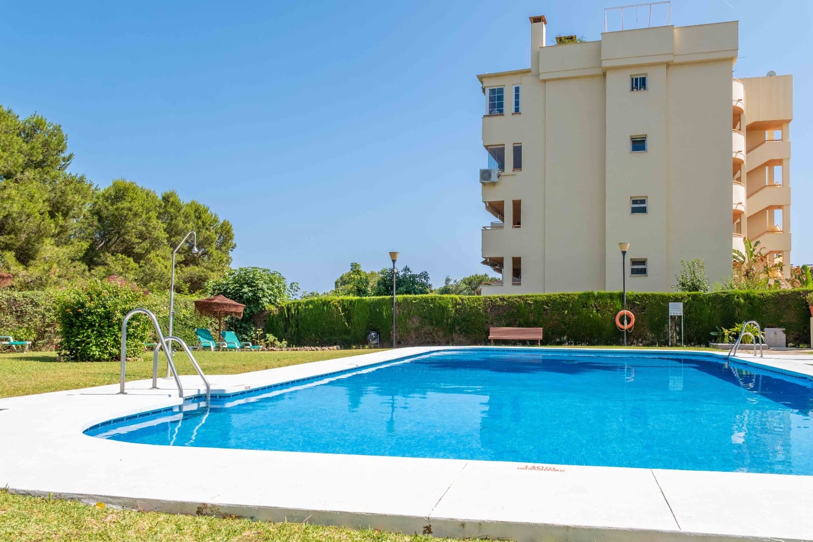 2 sovrum Takvåning till salu i Sitio de Calahonda med pool garage - 328 000 € (Ref: 9404565)