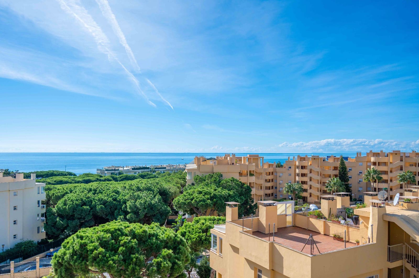 2 sovrum Takvåning till salu i Sitio de Calahonda med pool garage - 328 000 € (Ref: 9404565)