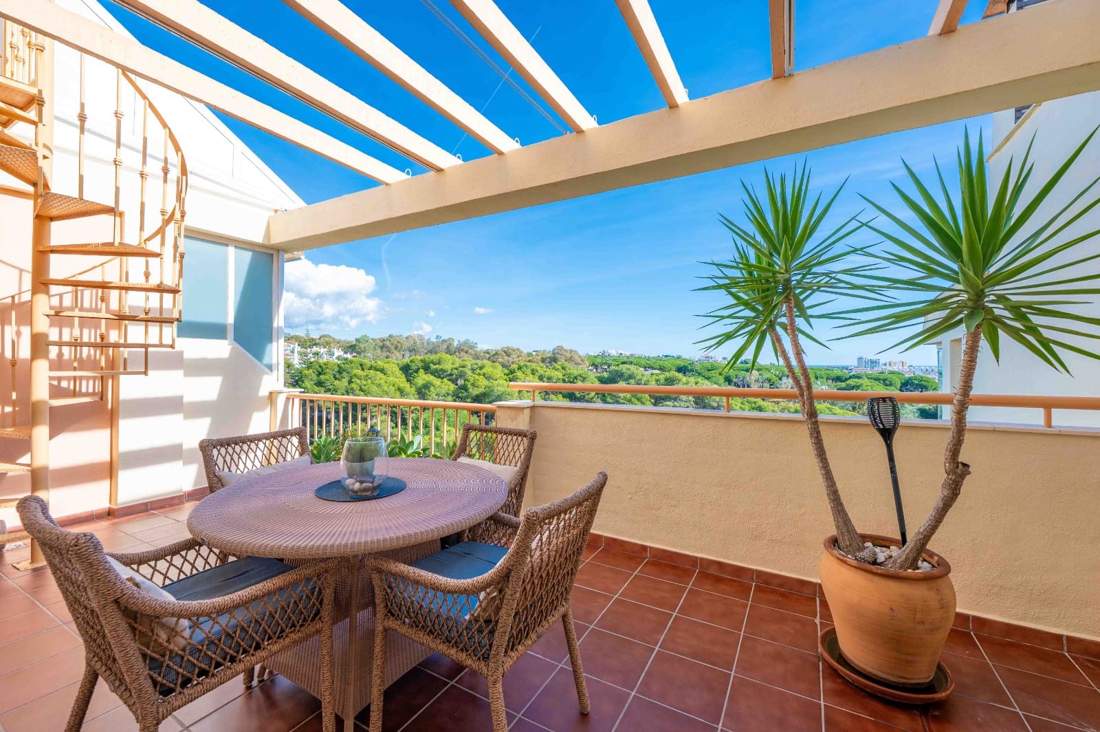 2 sovrum Takvåning till salu i Sitio de Calahonda med pool garage - 328 000 € (Ref: 9404565)