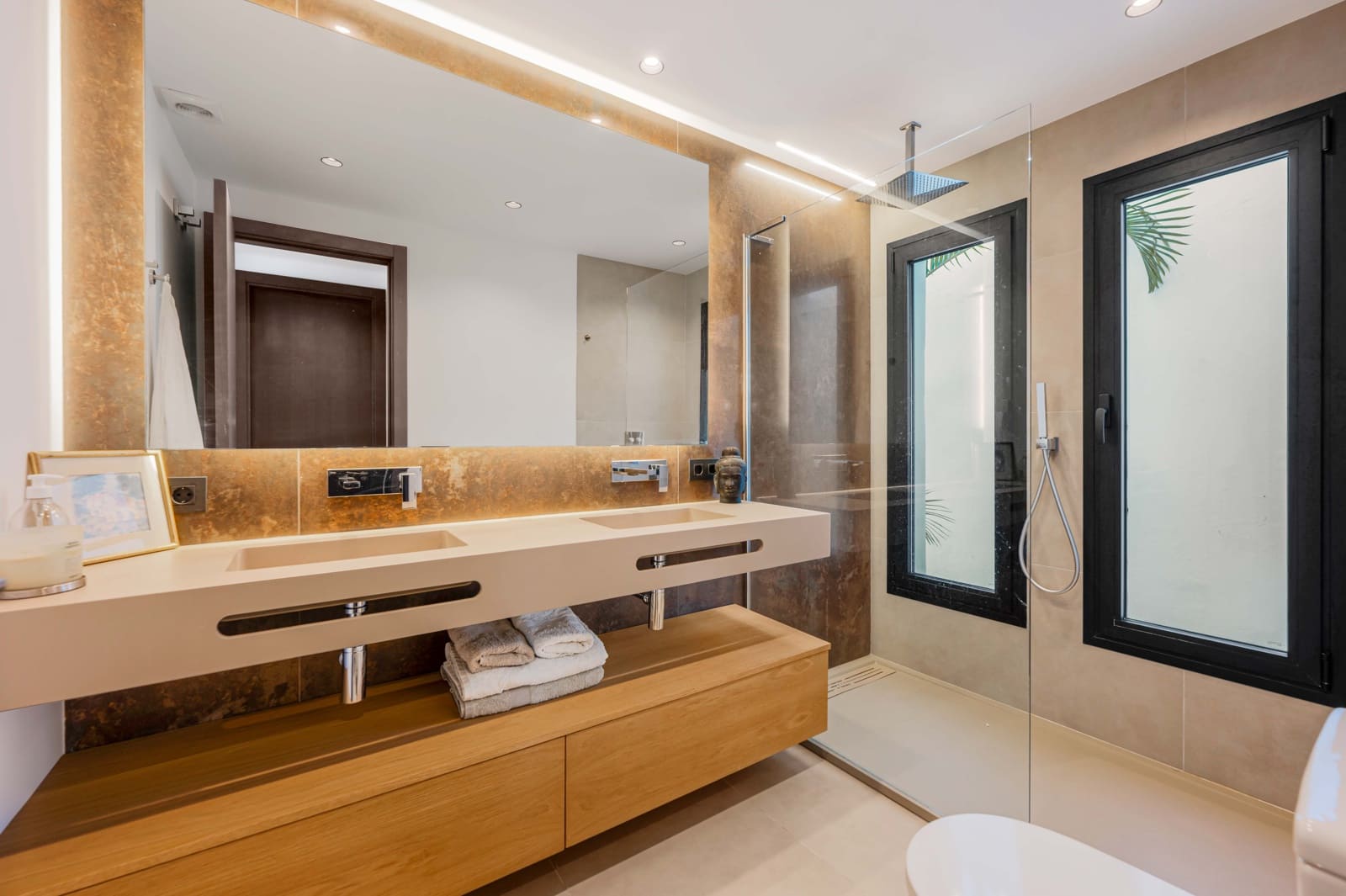 3 sypialnia Willa na sprzedaż w Elviria z basenem garażem - 2 195 000 € (Ref: 9404733)