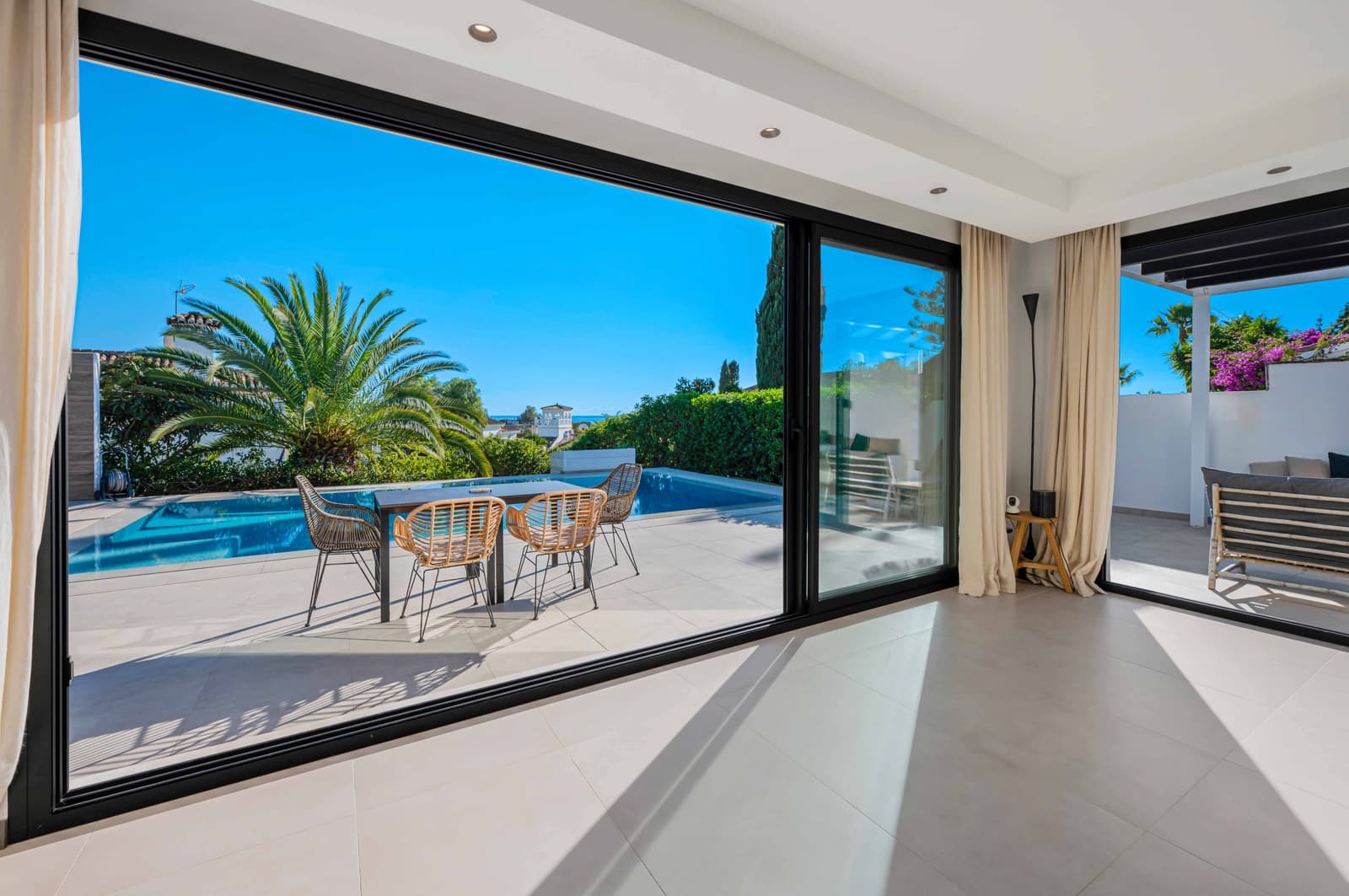 3 sypialnia Willa na sprzedaż w Elviria z basenem garażem - 2 195 000 € (Ref: 9404733)