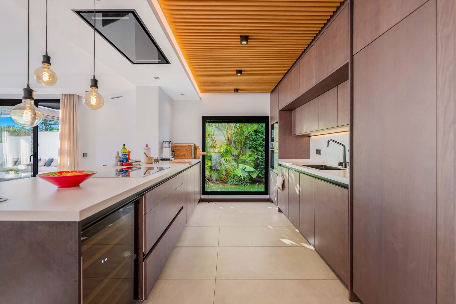 3 sypialnia Willa na sprzedaż w Elviria z basenem garażem - 2 195 000 € (Ref: 9404733)