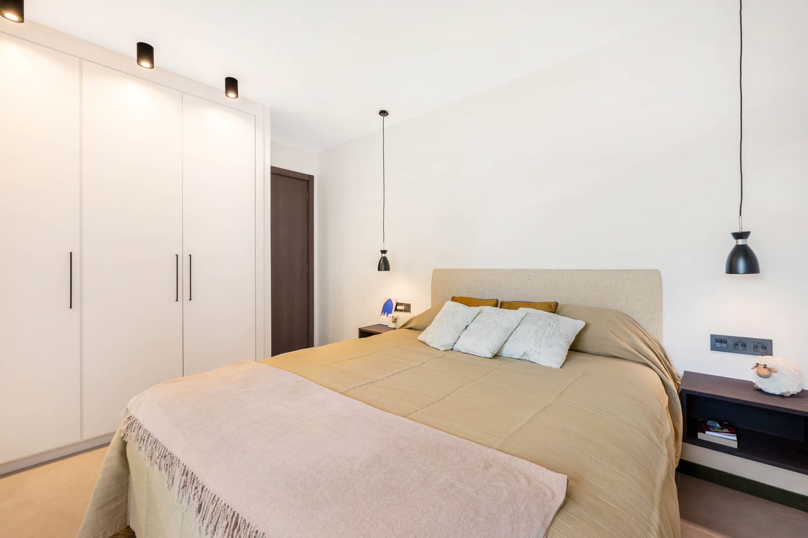 3 sypialnia Willa na sprzedaż w Elviria z basenem garażem - 2 195 000 € (Ref: 9404733)