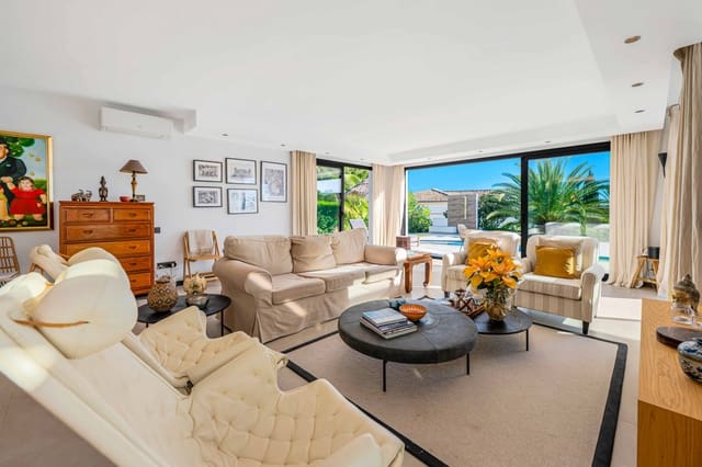 3 bedroom Villa for sale in Elviria, Marbella with pool garage - € 2,195,000 (Ref: 9404733)