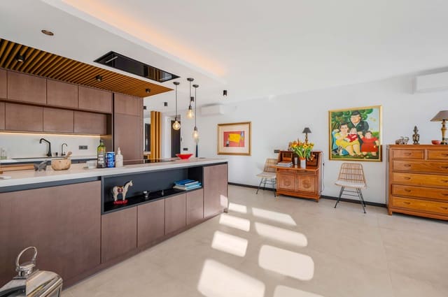 3 bedroom Villa for sale in Elviria, Marbella with pool garage - € 2,195,000 (Ref: 9404733)