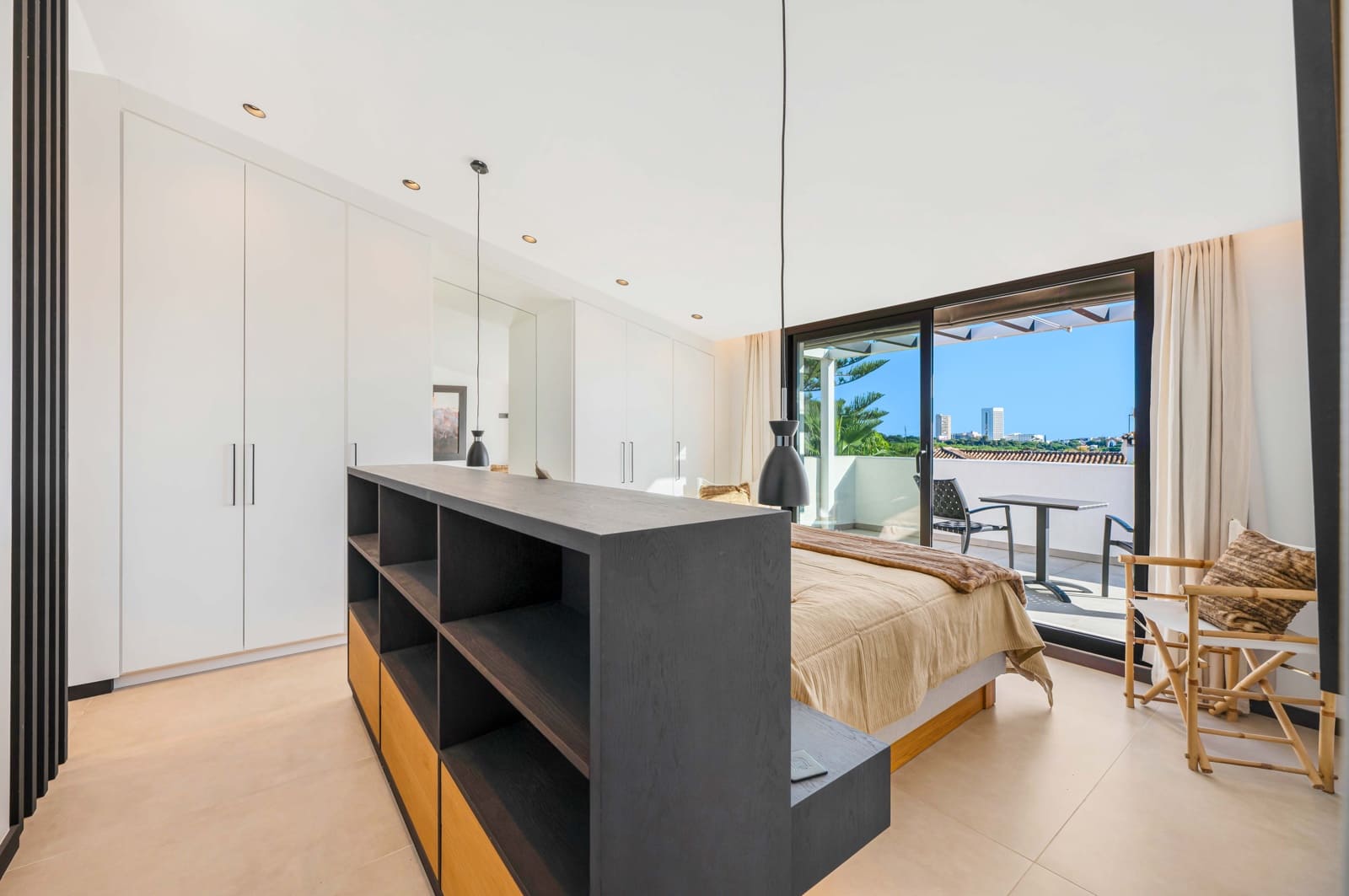 3 sypialnia Willa na sprzedaż w Elviria z basenem garażem - 2 195 000 € (Ref: 9404733)