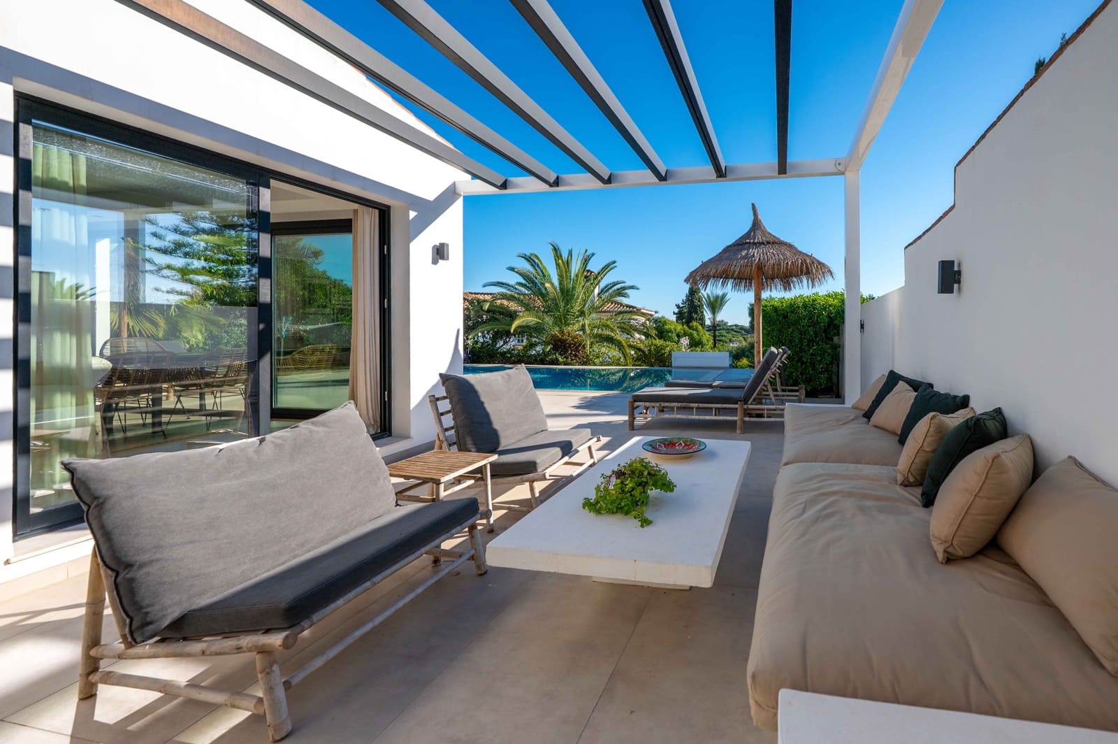 3 sypialnia Willa na sprzedaż w Elviria z basenem garażem - 2 195 000 € (Ref: 9404733)