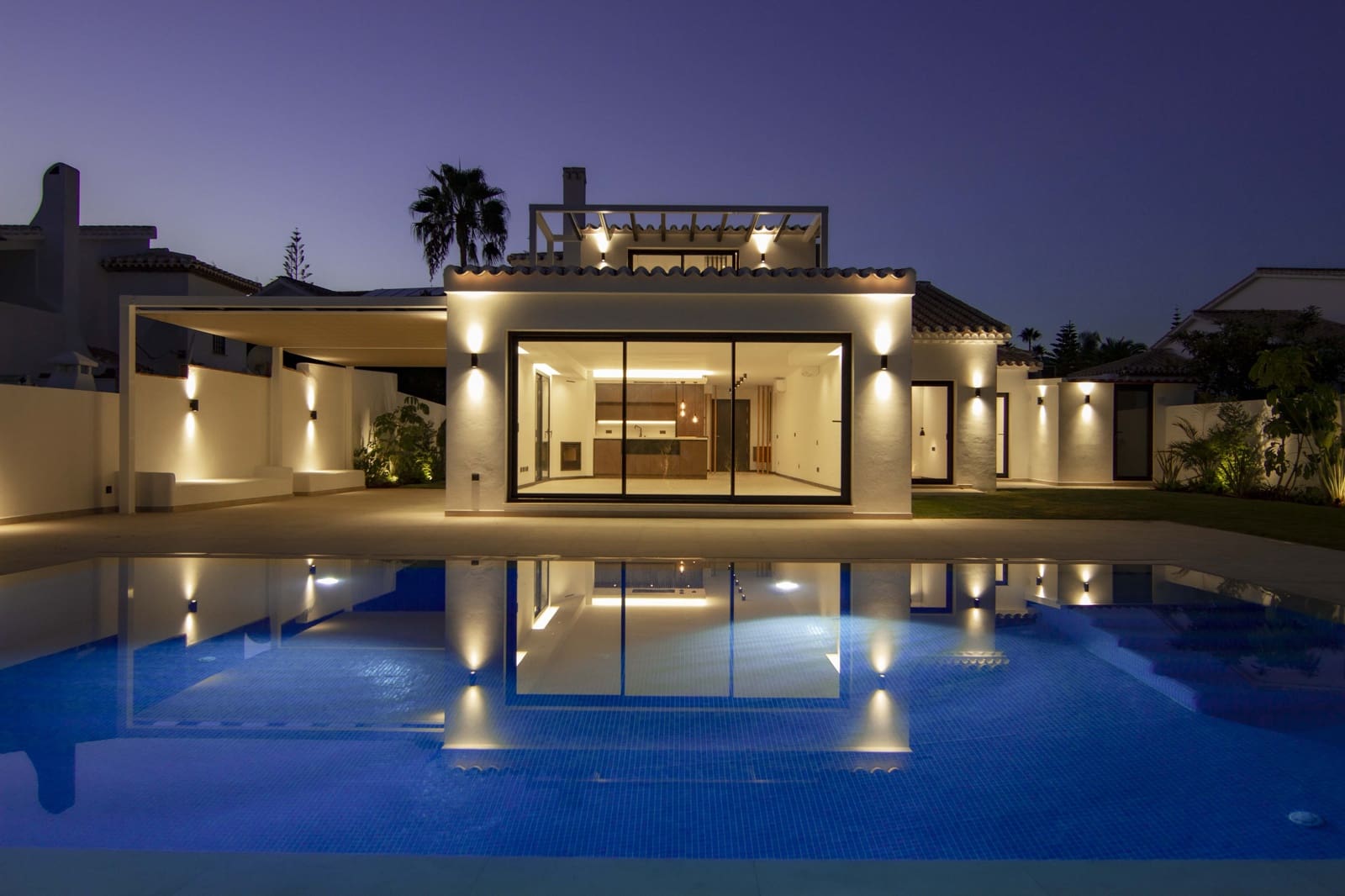 3 sypialnia Willa na sprzedaż w Elviria z basenem garażem - 2 195 000 € (Ref: 9404733)