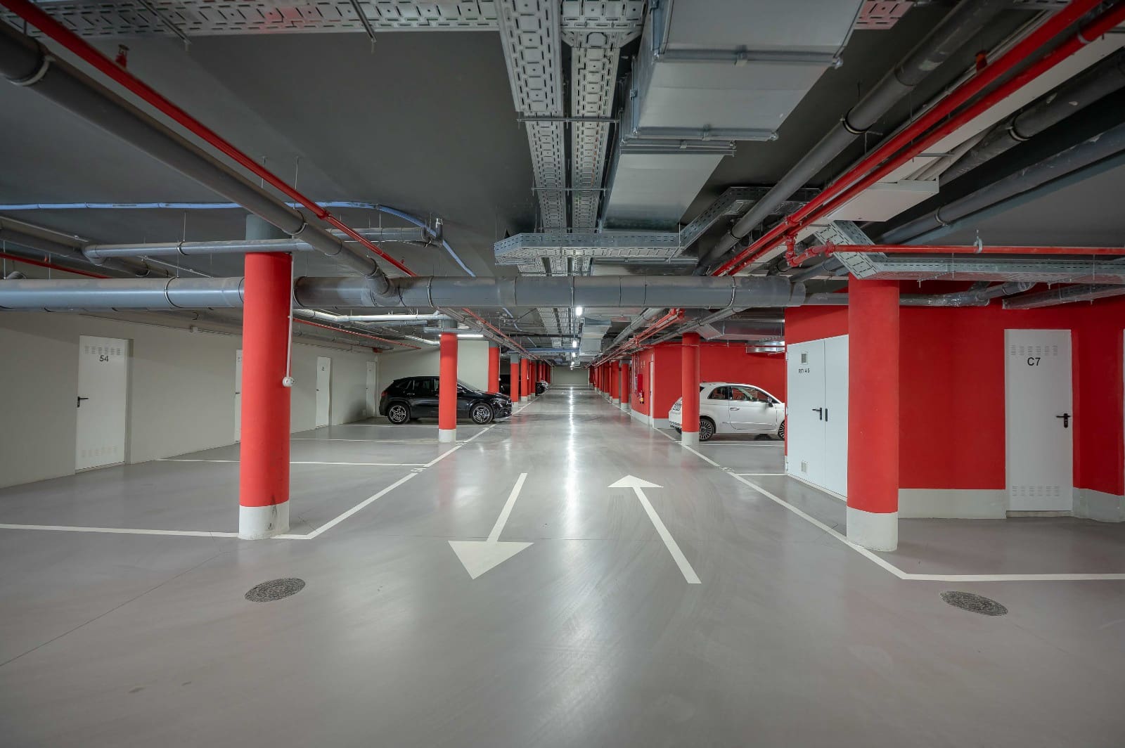 2 bedroom Beach Apartment for sale in Elviria with pool garage - € 720,000 (Ref: 9432288)