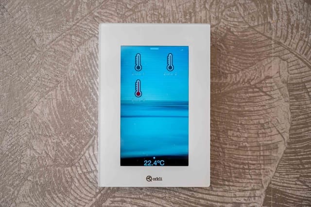 Apartamento Playa de 2 habitaciones en Elviria, Marbella en venta con piscina garaje - 720.000 € (Ref: 9432288)