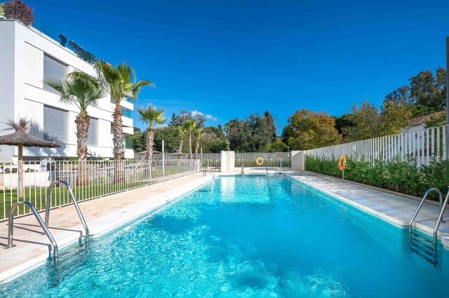 Apartamento Playa de 2 habitaciones en Elviria, Marbella en venta con piscina garaje - 720.000 € (Ref: 9432288)