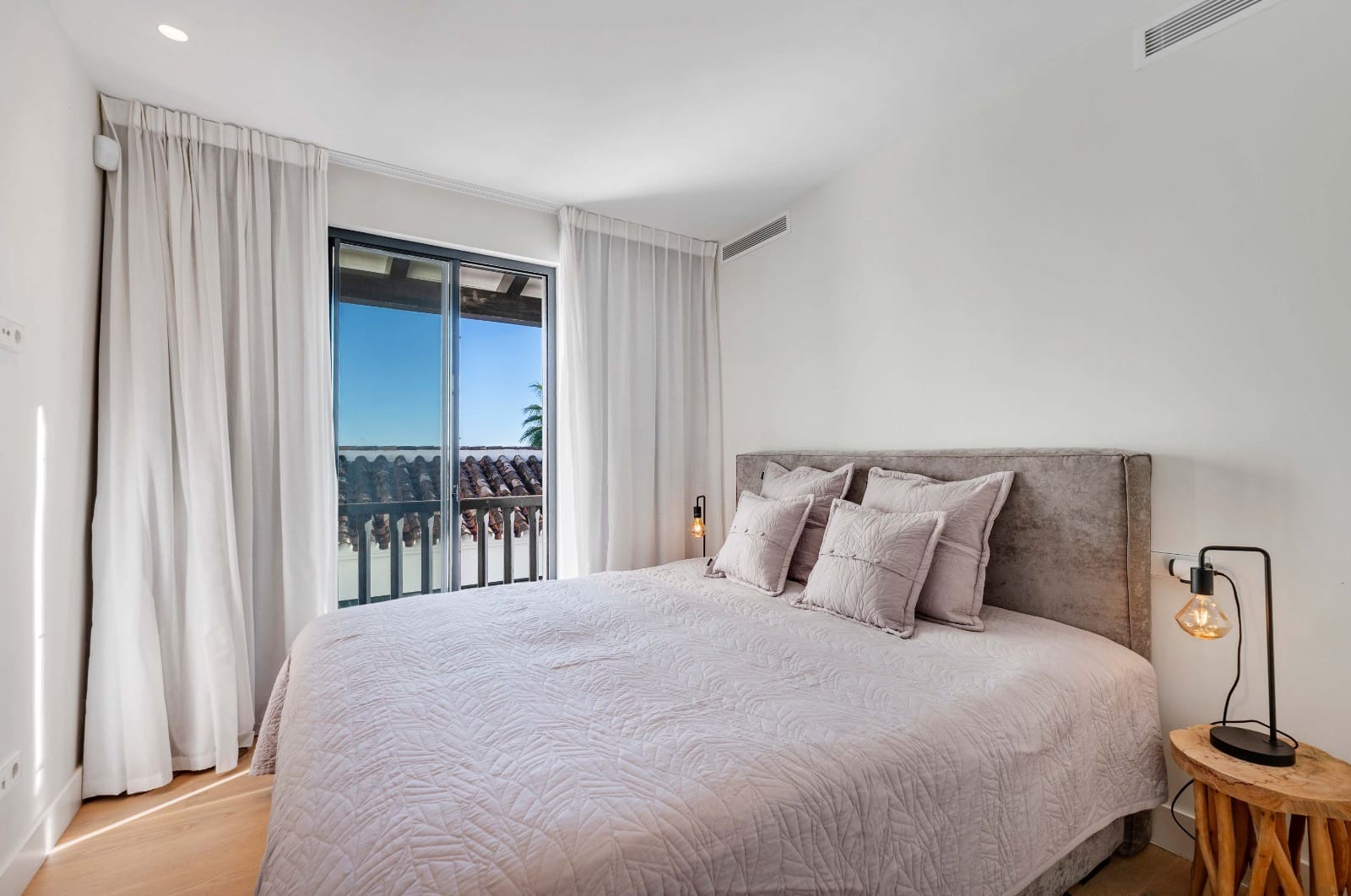 4 sypialnia Willa na sprzedaż w Elviria z basenem garażem - 2 390 000 € (Ref: 9438929)