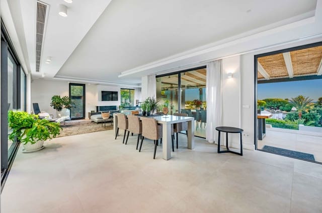 4 sypialnia Willa na sprzedaż w Elviria, Marbella z basenem garażem - 2 390 000 € (Ref: 9438929)