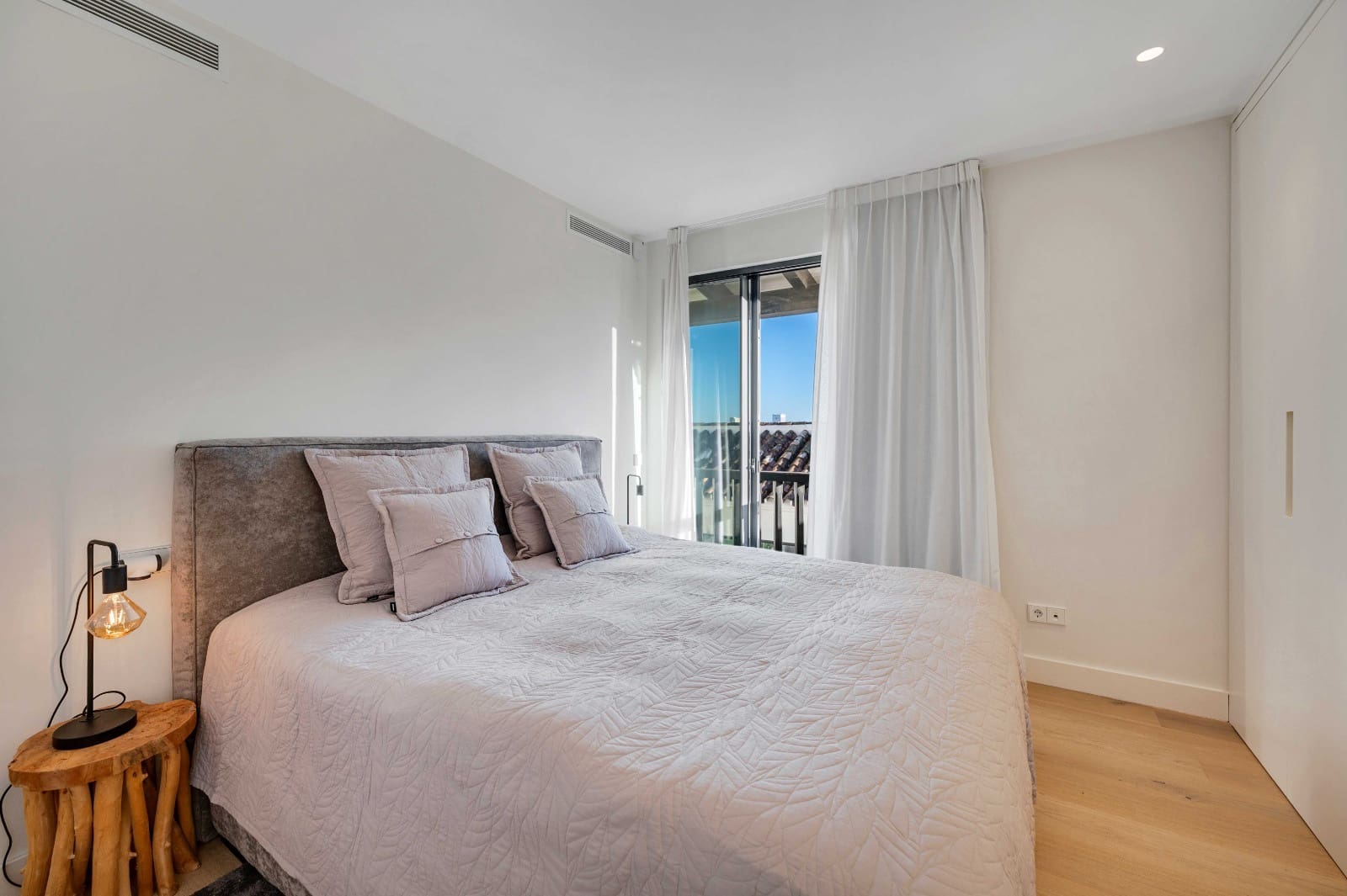 4 sypialnia Willa na sprzedaż w Elviria z basenem garażem - 2 390 000 € (Ref: 9438929)