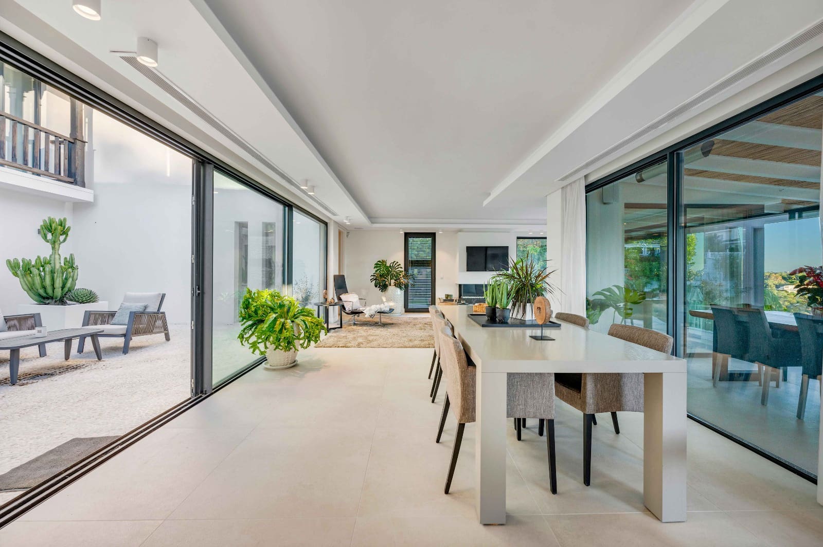 4 sypialnia Willa na sprzedaż w Elviria z basenem garażem - 2 390 000 € (Ref: 9438929)